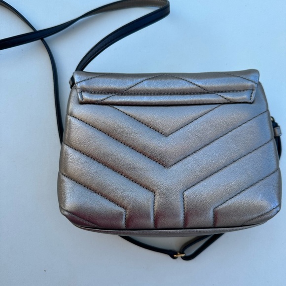 Like new YSL toy LouLou in quilted metallic bronze. - Picture 4 of 9
